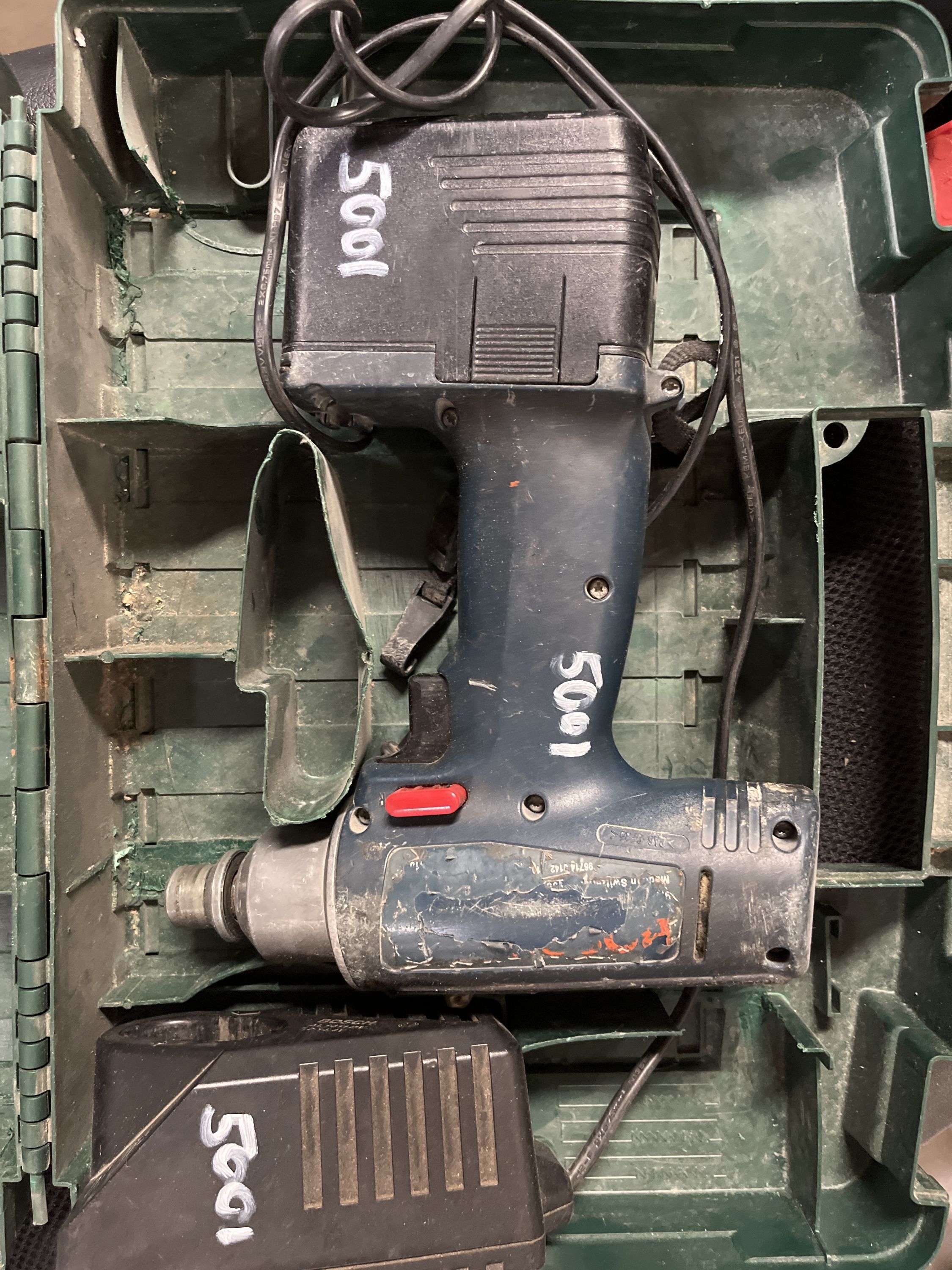 Bosch Akkumulátoros csavarozó - 5001BER termék fő termékképe