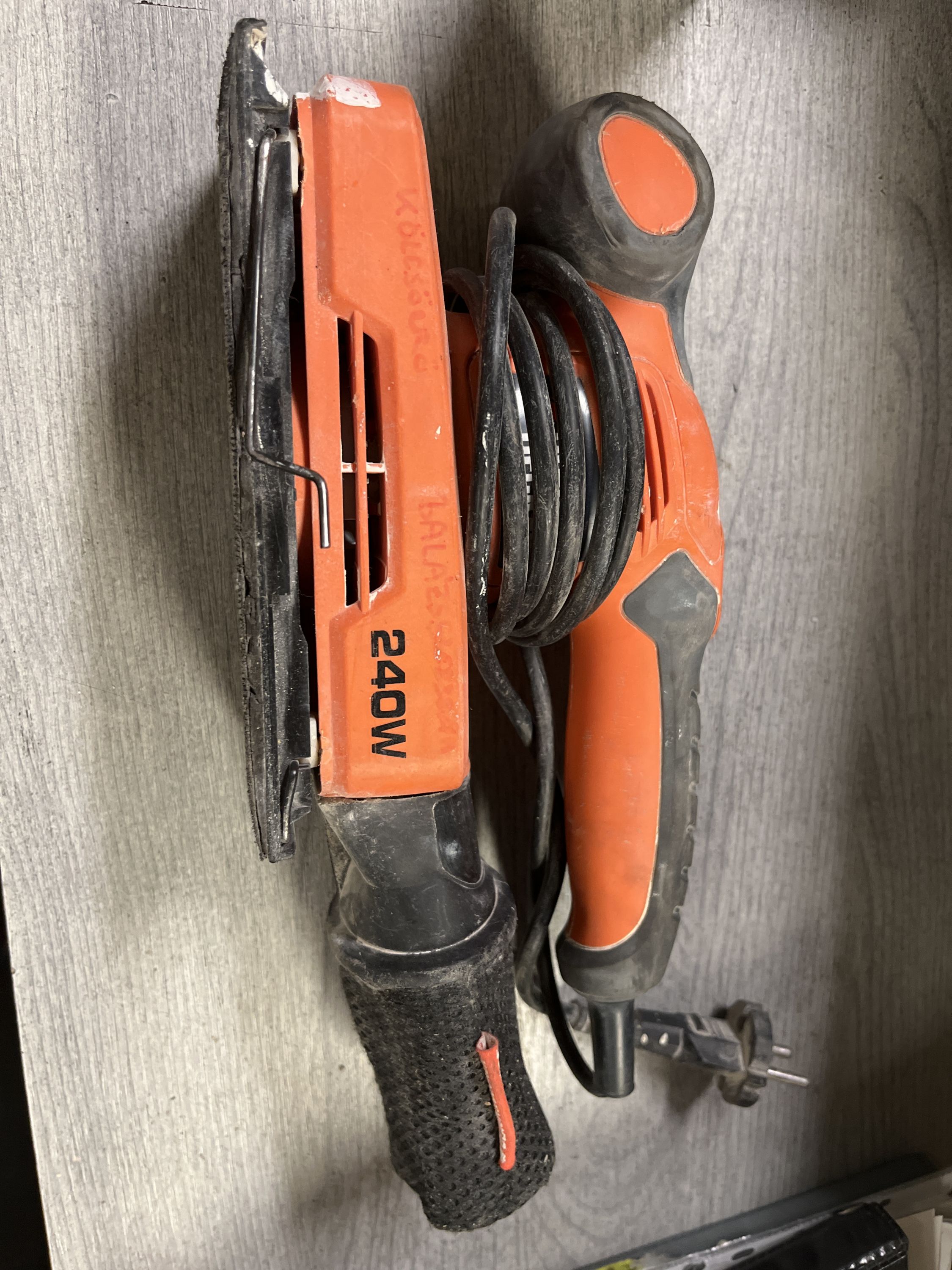 Black & Decker Rezgőcsiszoló 240W - 1016BER termék fő termékképe