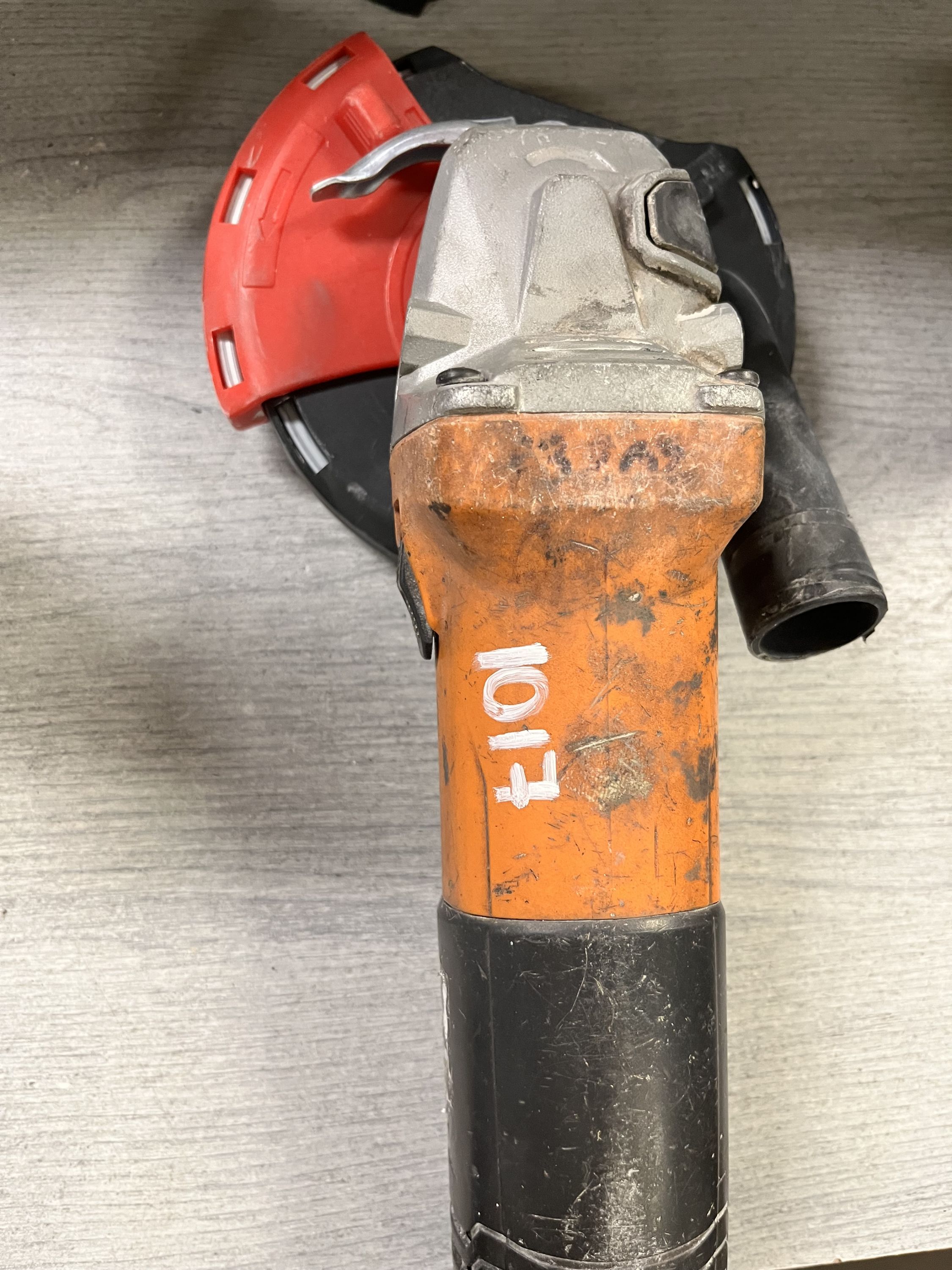 AEG Sarokcsiszoló - 1017BER termék fő termékképe